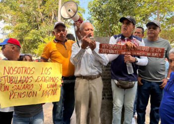 Trabajadores de Cumaná protestan por salarios y advierten con paro indefinido