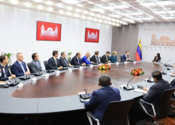 Delcy Rodríguez se reunió con una delegación del Departamento de Energía de EE.UU. en Caracas