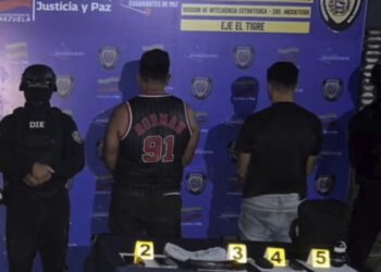 Detienen a dos hombres en El Tigre por hurtar dentro de vehículos estacionados