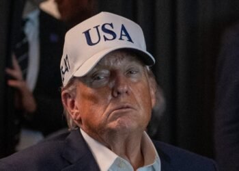 Trump endurece su postura contra Irán: amenaza con ataques masivos si falla la negociación