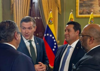 Embajada: Chevron y Venezuela firmaron acuerdo tras visita de funcionario de EE.UU. a Caracas