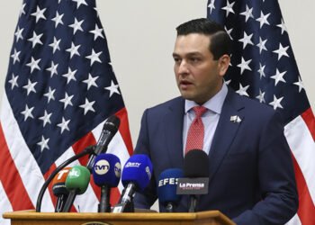 EE.UU. celebra extradición a Panamá de sospechoso de Hizbulá por atentando aéreo en 1994