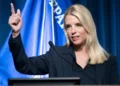 Trump destituye a la fiscal general, Pam Bondi