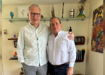 Juan Pablo Guanipa visitó a Perkins Rocha en su arresto domiciliario y exigió su libertad plena