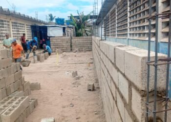 Reportan avances en la construcción de aulas en escuela de El Morro