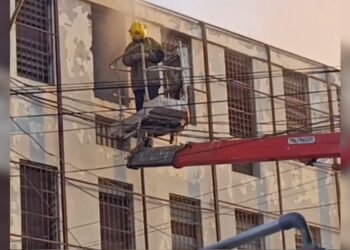 Sucre | Incendio de gran magnitud afectó un edificio en la avenida Bermúdez