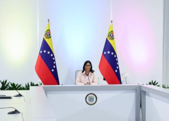 Venezuela no prevé un programa de endeudamiento tras regreso al FMI, dice Rodríguez