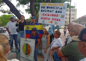 Representantes sindicales y gremiales se concentraron en Barcelona para apoyar movilización hacia la embajada de Estados Unidos