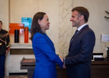 Macron habló con Machado de la "importancia" de una "transición democrática" en Venezuela