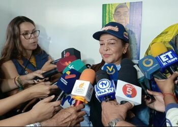 Gobernadora Velásquez estima restablecimiento del suministro de agua en 20 días