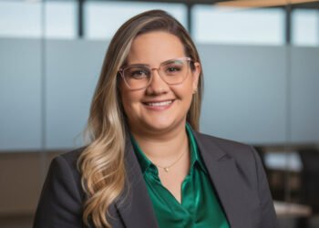 Olga Lira celebra seis años de compromiso cultural en los Latin Grammys