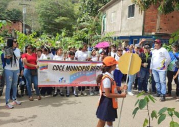 Realizaron jornada de reforestación en la cuenca baja del río Chuare en el municipio Bermúdez