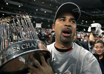 Los Medias Blancas de Chicago retirarán el número 13 en honor al venezolano Ozzie Guillén