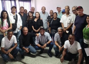 Panel de expertos sobre la salina de Araya realizó conversatorio sobre la reactivación de la empresa