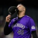 Bucanero Antonio Senzatela se destaca como relevista de Rockies de Colorado