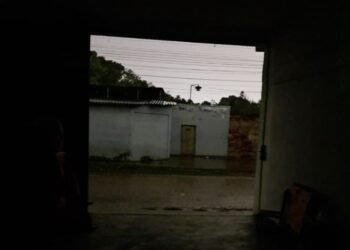 Fallas eléctricas reinaron en El Tigre durante lluvias del domingo
