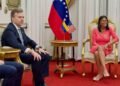John Barrett y Delcy Rodríguez se reunieron en Caracas