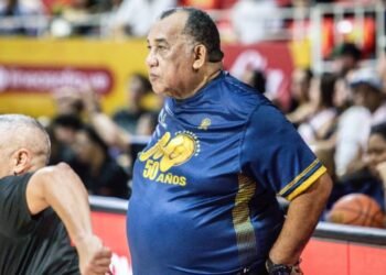 Néstor "mamá osa" Salazar: "Yo aspiro un título con Marinos"