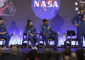 Astronautas de Artemis II celebran su regreso tras histórico viaje a la luna