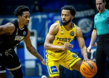 Tobin Carberry se une Marinos para fortalecer el perímetro