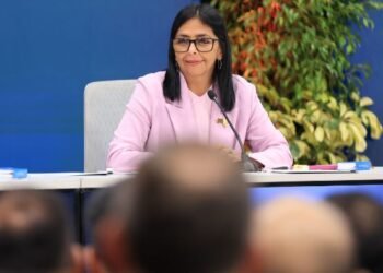Rodríguez anuncia negociaciones con Siemens y General Electric por la crisis eléctrica en Venezuela