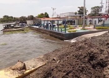Inician dragado del río Manzanares para mejorar zarpe de embarcaciones desde el terminal de ferrys