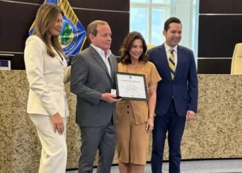 Guanipa inicia gira en EE. UU. con agenda política y condecoración en Florida (+Fotos)