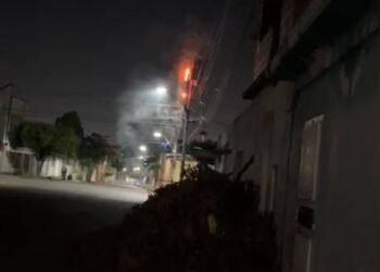 Habitantes de La Caraqueña denuncian falla eléctrica desde el 7 de abril