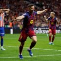 Robert Lewandowski enfila al Barcelona en la la Liga, tras superar al Atlético