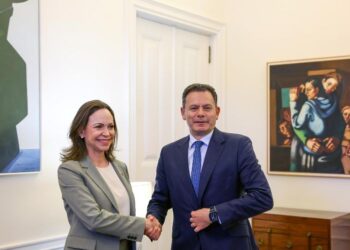 Primer ministro de Portugal recibe a Machado "con la mirada puesta" en futuro de Venezuela