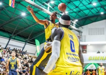 Marinos suma cuatro victorias seguidas y se acerca a la clasificación