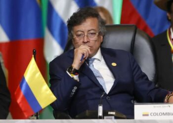 Petro: Lista de sancionados de EEUU sólo sirve para "perseguir oposiciones"