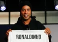 Prisión preventiva para empresaria por falsificar pasaporte de Ronaldinho en Paraguay