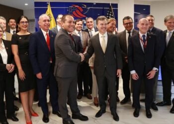 John Barrett se reunió con miembros de VenAmCham en Caracas