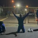 Expolicías metropolitanos se arrodillaron tras más de dos décadas presos y pidieron “no perder la fe”
