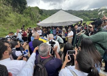 Familiares, amigos y activistas pidieron justicia para Carmen Navas y su hijo Víctor Quero / X / @clippve