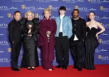 La serie británica 'Adolescencia' arrasa con 4 máscaras en los premios BAFTA de Televisión