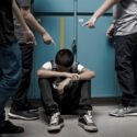 Singapur castigará con vara a los niños varones que acosen a otros en las escuelas