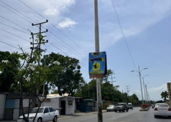 Alcaldía de Cumaná inició retiro de publicidad no autorizada