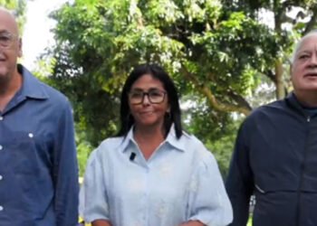 Delcy Rodríguez regresó a Venezuela tras asistir a la CIJ por la disputa con Guyana