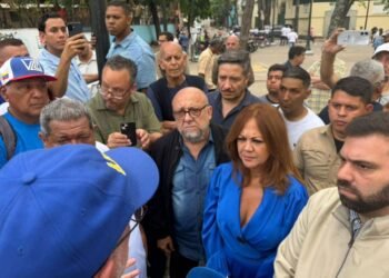Defensora se compromete a mediar entre el Ejecutivo y sindicatos por reclamos salariales