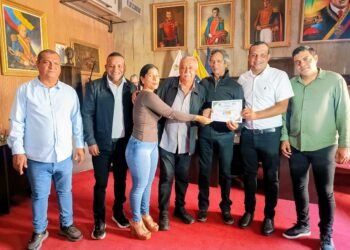 Cámara municipal de Bermúdez reconoció a los artistas plásticos en su día