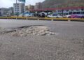 Huecos ralentizan el tránsito en la Avenida Intercomunal