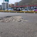 Huecos ralentizan el tránsito en la Avenida Intercomunal