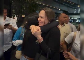 María Corina Machado arribó a Panamá la noche de este jueves