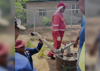 Activan pozo de agua en el callejón Freites de Santa Ana