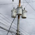 Explosión de transformador dejó sin servicio 220V a familias de Cumaná