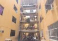 Voz Comunitaria | Vecinos de tres torres de Parque Vidoño solicitan reubicación ante riesgo de desplome de los edificios