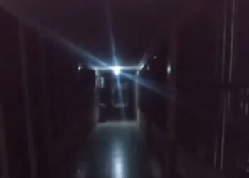 Hernández: la oscuridad reina en el pasillo que comunica al hospital de niños con el de adultos
