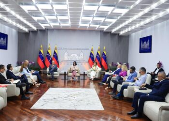 Delcy Rodríguez anuncia que en junio comienza consulta nacional para reformar la Justicia